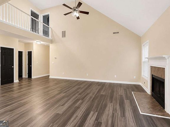 3rd image of 2315 Lake Royale Dr