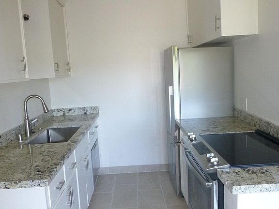3rd image of 19 Knoll Ln #4