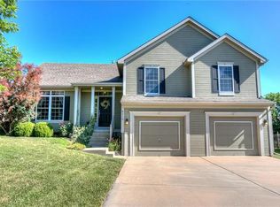 8310 NE 97th St, Kansas City, MO 64157