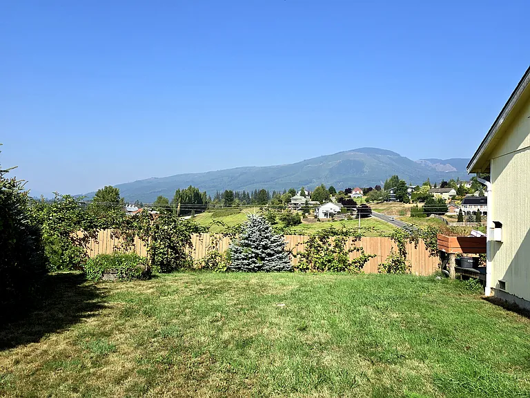 17105 Zoya Dr — Photo 18