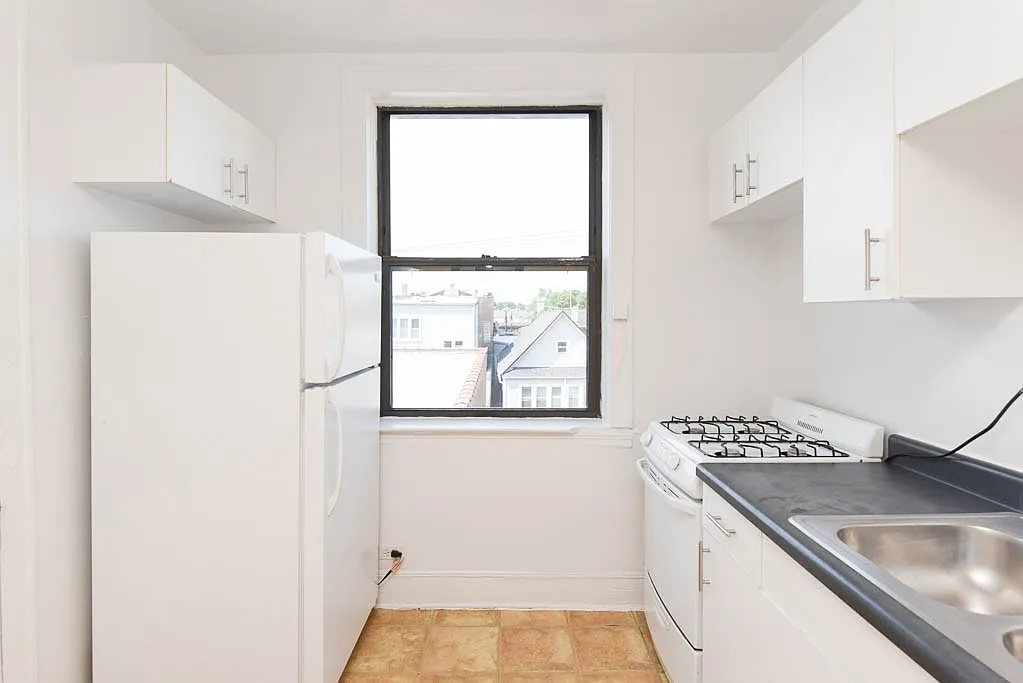 Terrific Studio, 1 Bath at Spaulding + Fullerton (Logan Square) — Photo 2