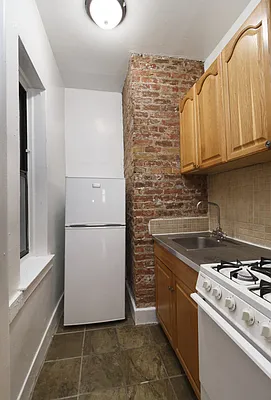 Rented by Banaco Property Group LLC | media 18