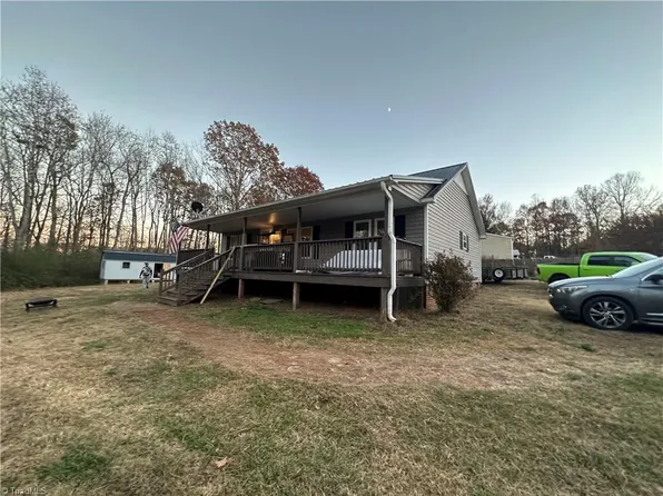 137 Cabin Creek Dr, Denton, NC 27239