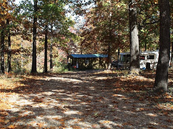 4th image of 180 County Road 1419