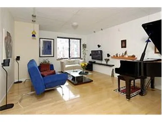 Rented by Douglas Elliman | media 24
