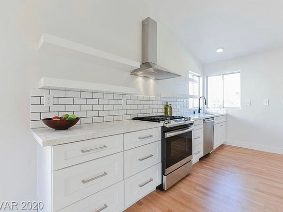 5th image of 888 Serpentina Ave