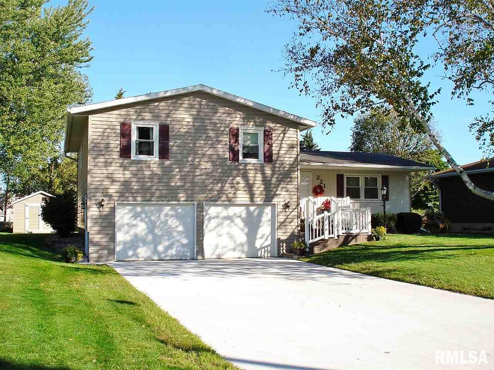 1st image of 221 Westview Dr
