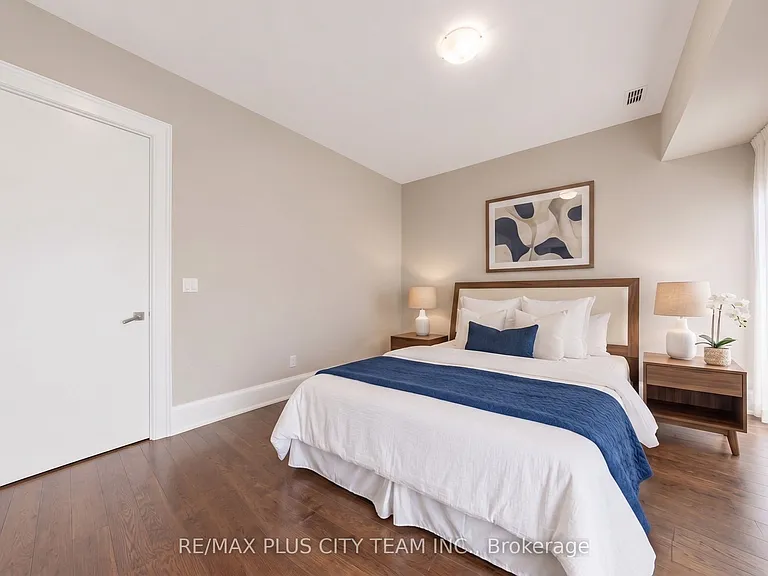 29 Queens Quay E #Townhouse 122 — Photo 10