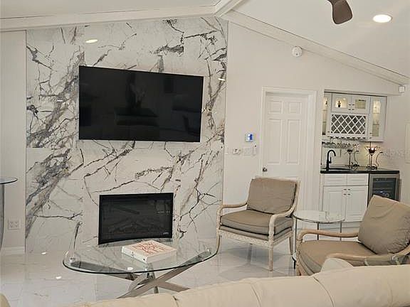 5th image of 142 Torrey Pines Point