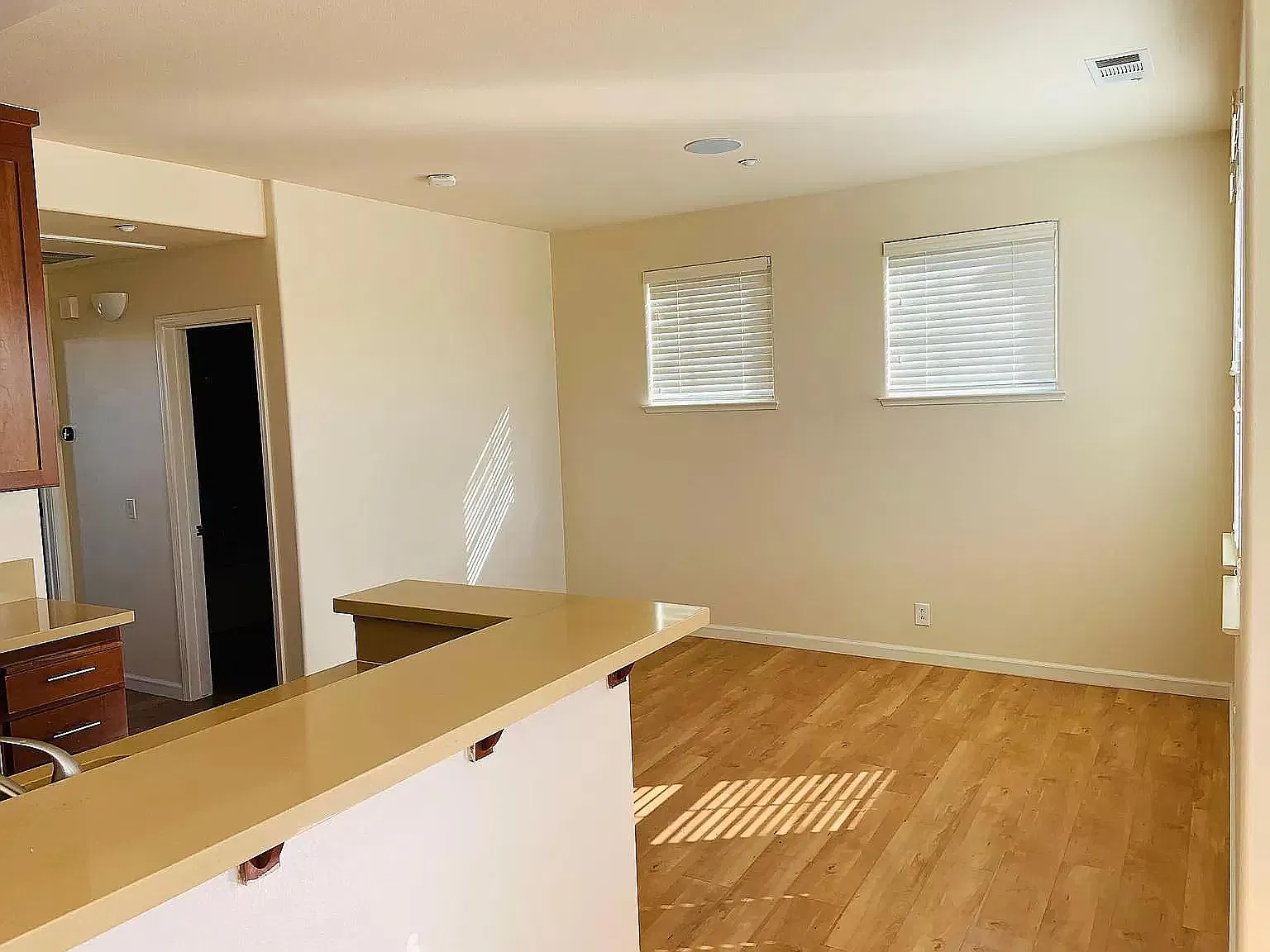 1 bed, 737 sqft, $2,450 — Photo 3