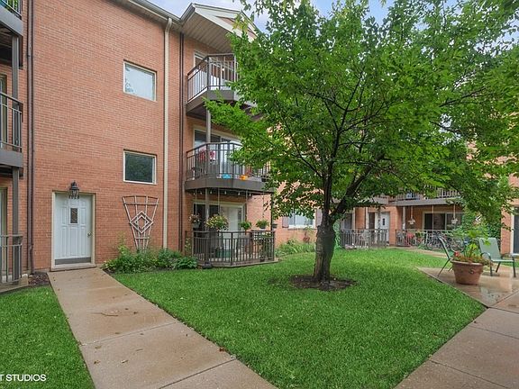 2nd image of 1529 W Farwell Ave APT 3S