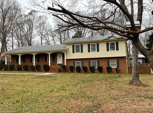 519 Candlewood Dr, Liberty, NC 27298