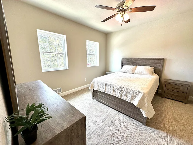 W62N438 Hanover Ave — Photo 23