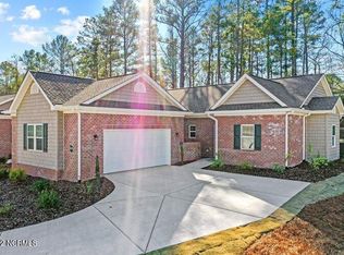 800 Lighthorse Cir, Aberdeen, NC 28315