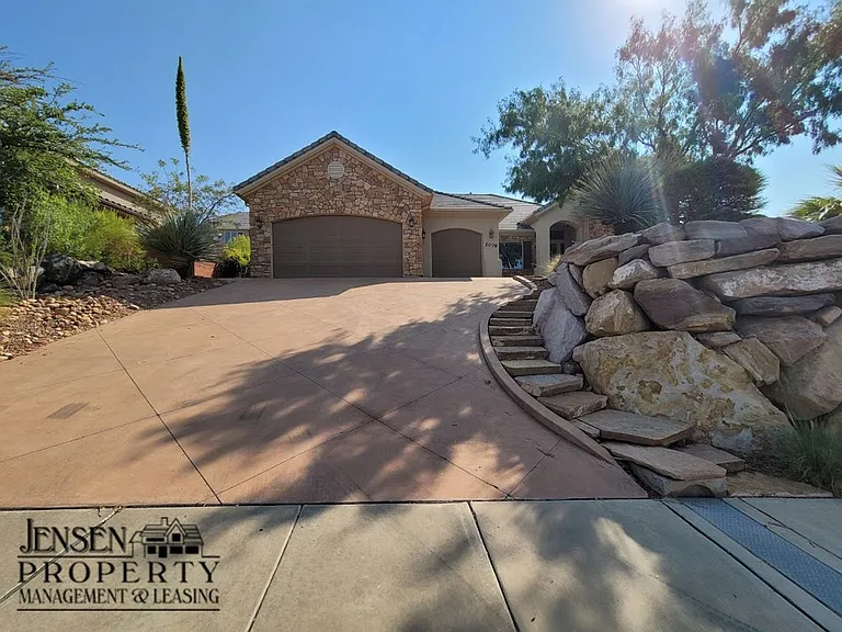 2078 N Gunsight Dr — Photo 3