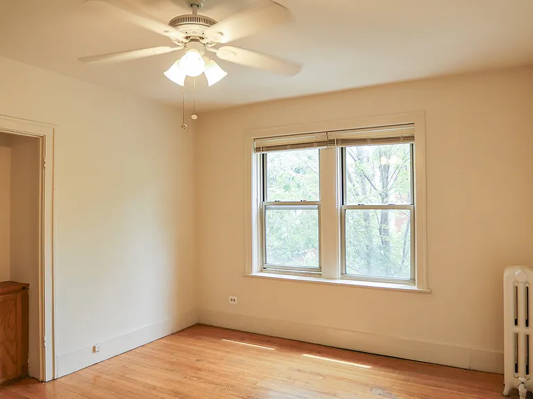 1101 W Roscoe St #20 — Photo 4
