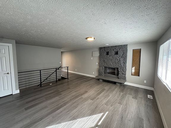 4th image of 820 E North Ave #822
