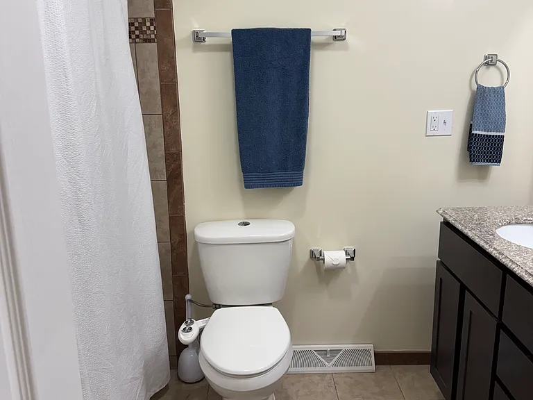 192 Valley Dr — Photo 16