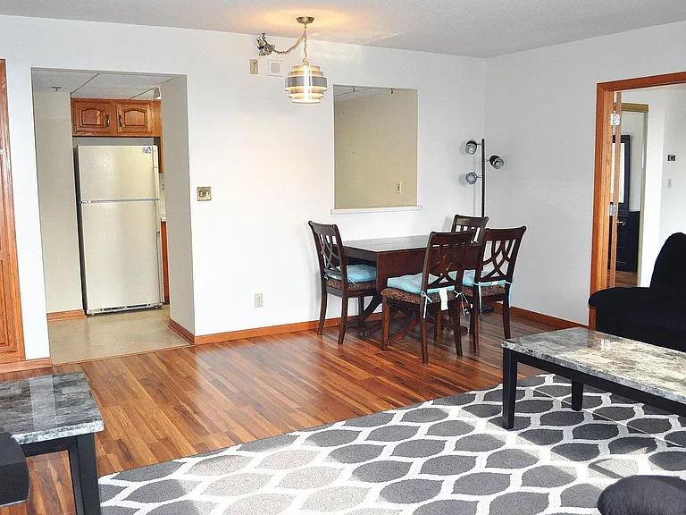220 Broadway Ave S #1111 — Photo 6