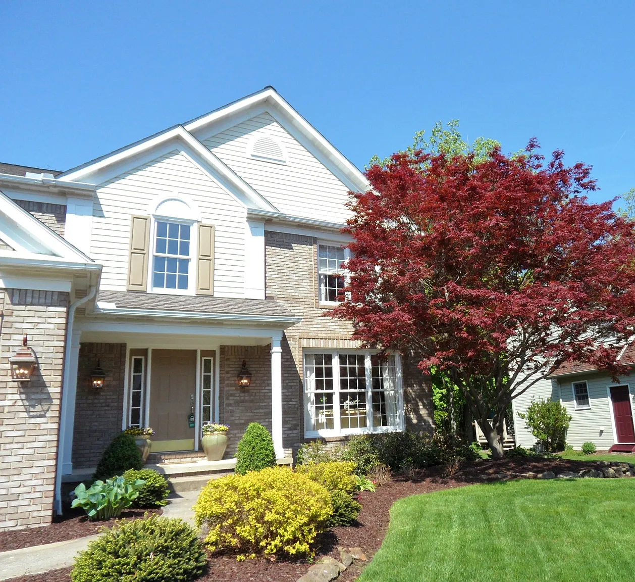 18604 Northrup Ln photo 1