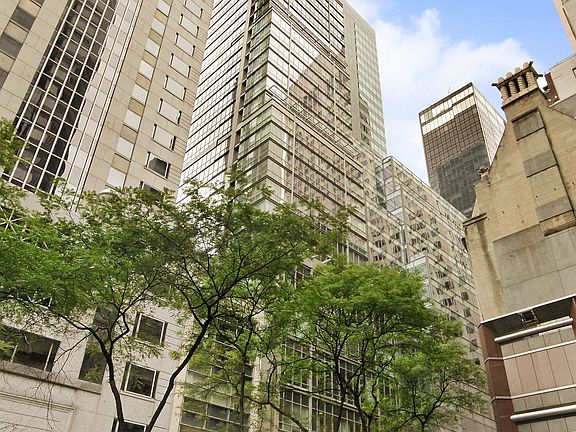 3rd image of 60 E 55th St APT 18C