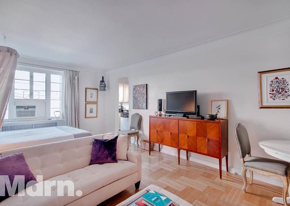 2nd image of 1 Jane St APT 4C