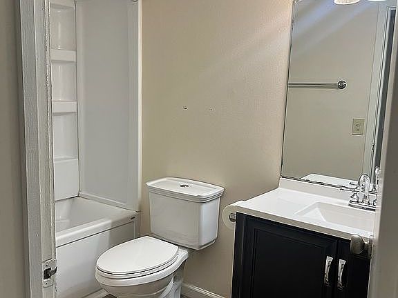 2nd image of 5098 Grasshopper Ln