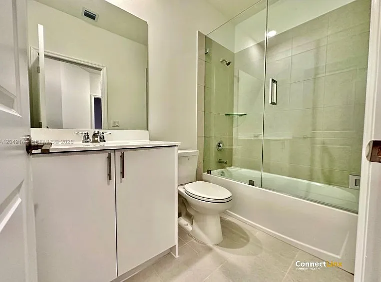 3 bed, 2.0 bath, 1668 sqft, $3,500 — Photo 2