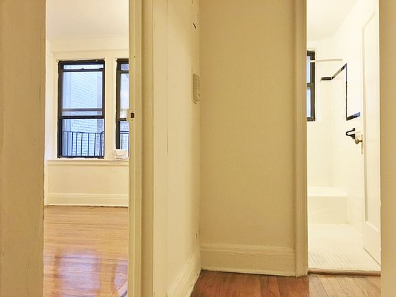 2nd image of 4306 45th St APT 6K