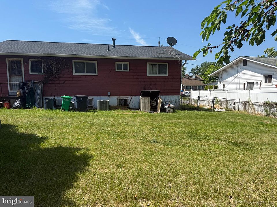 2nd image of 6808 Valley Park Rd