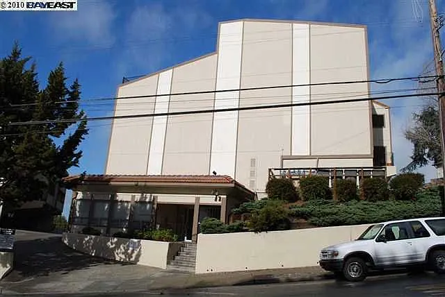 1510 E St APT 21 photo 1