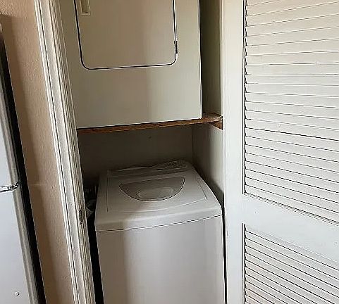 3rd image of 1321 E 38th Pl Unit D