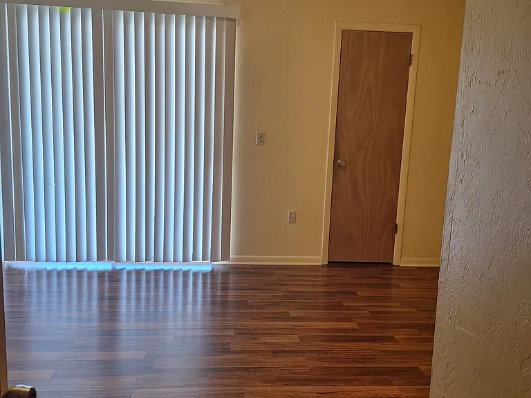 2136 SW 39th Dr — Photo 9