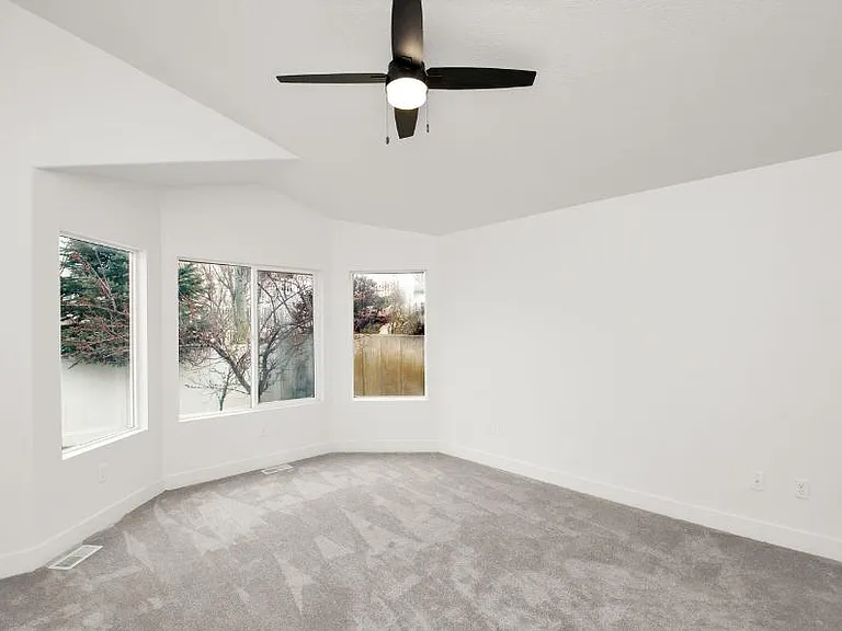 1511 E Lakeview Dr — Photo 12
