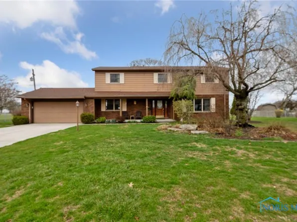 421 Park Ln, Walbridge, OH 43465