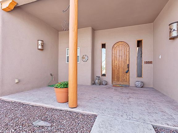 3rd image of 4 Pueblo De Luna