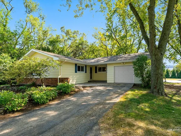 30W265 Estes St, Naperville, IL 60563