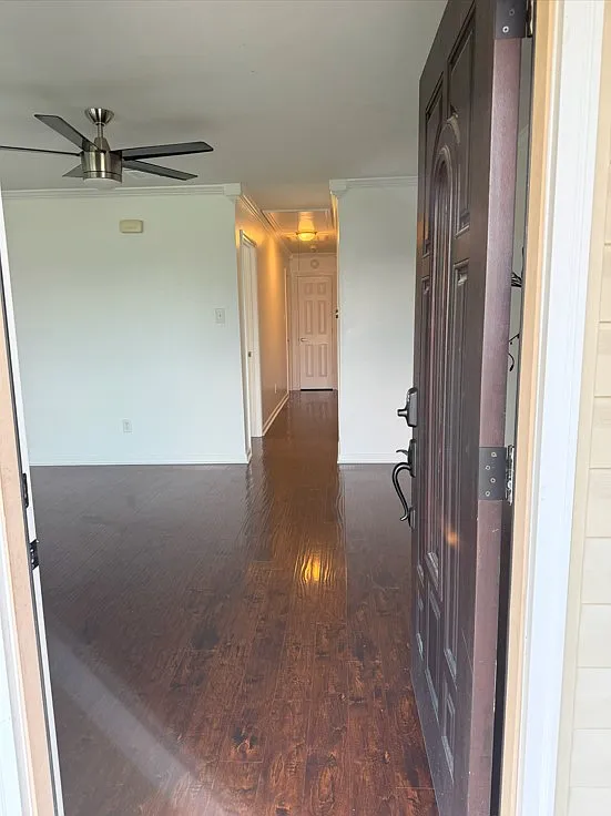 Large corner lot with fenced yard in Woodland Crossing — Photo 4