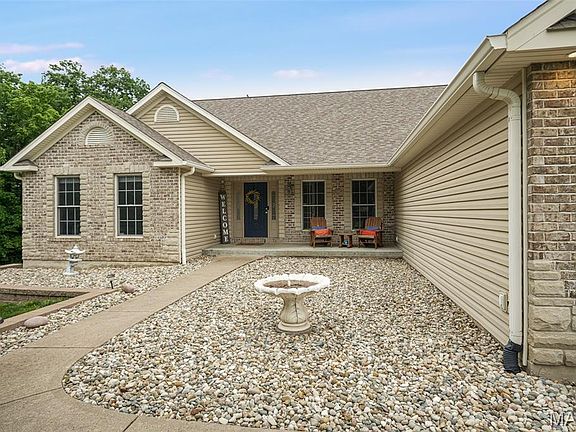 4th image of 31 Butcher Creek Dr