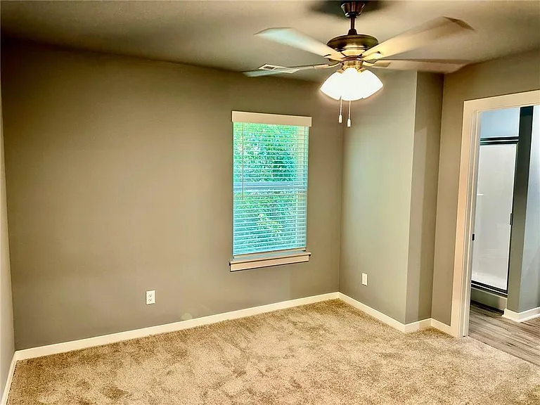 911 N Rupple Rd #106 — Photo 31