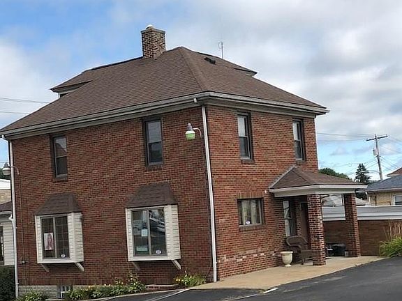 2nd image of 826 Lowry Ave