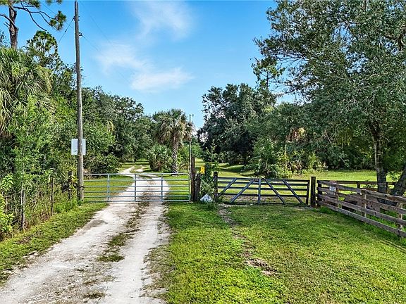 5th image of 6821 Rich Rd