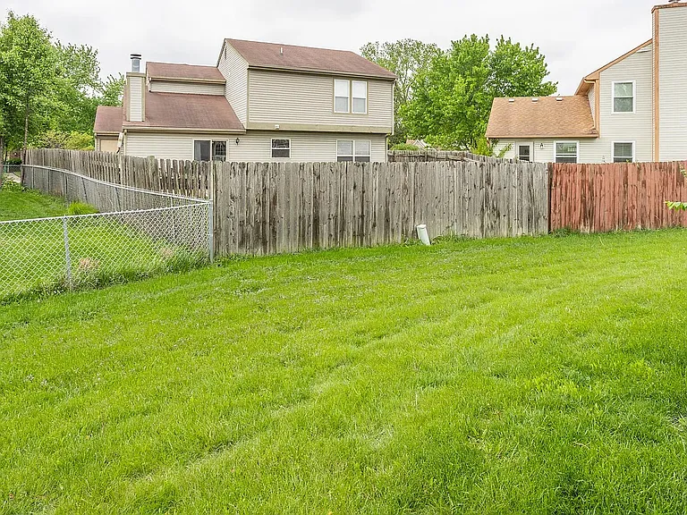 1911 Maple Park Dr — Photo 26