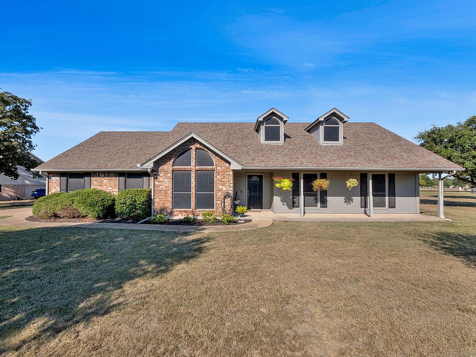 1st image of 1020 Oak Hollow Ln