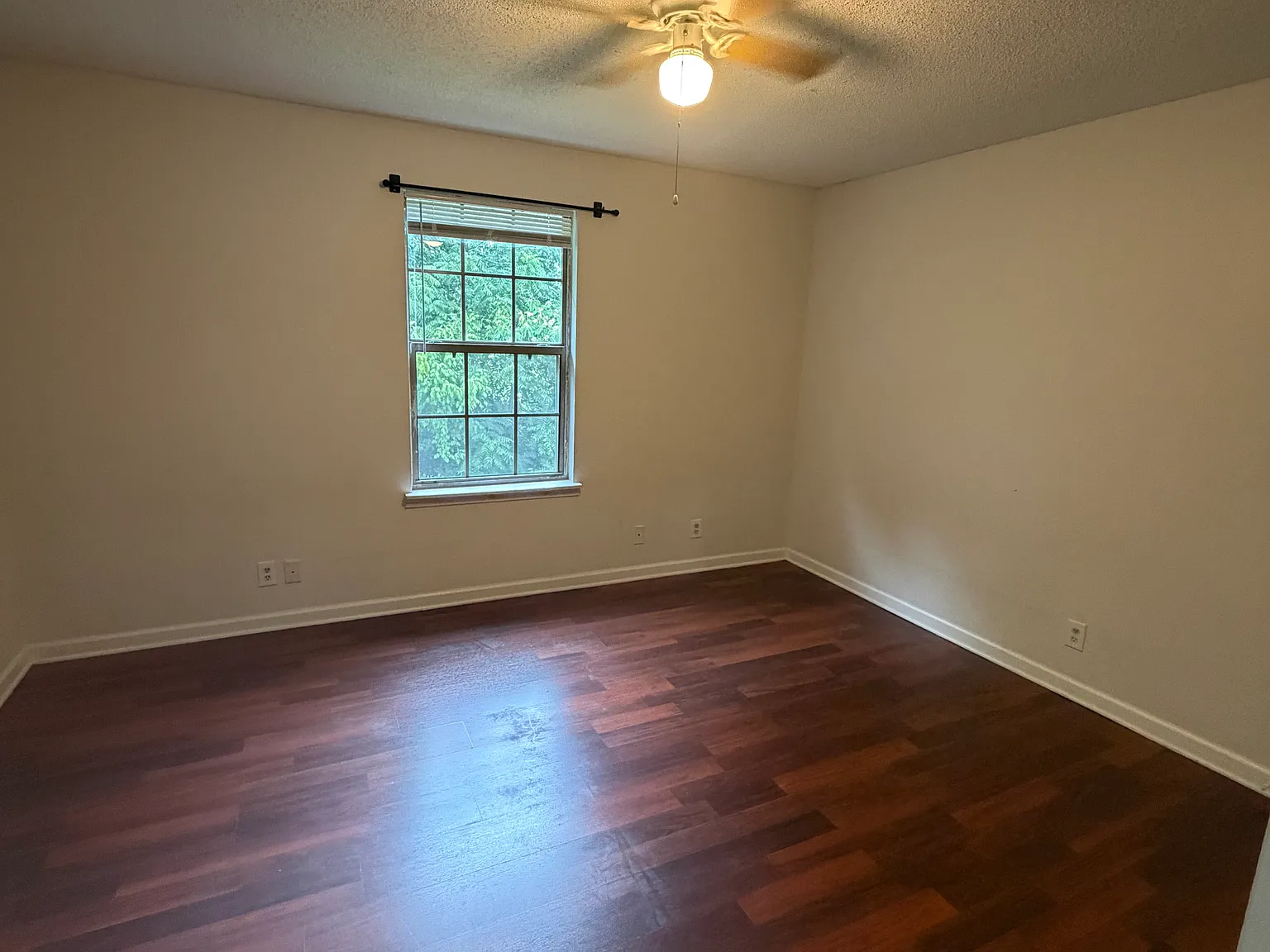 2 bed, 1.5 bath, 1050 sqft, $1,000 — Photo 3