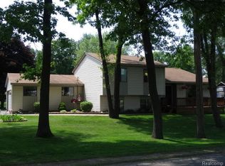 9310 Thornyside St, White Lake, MI