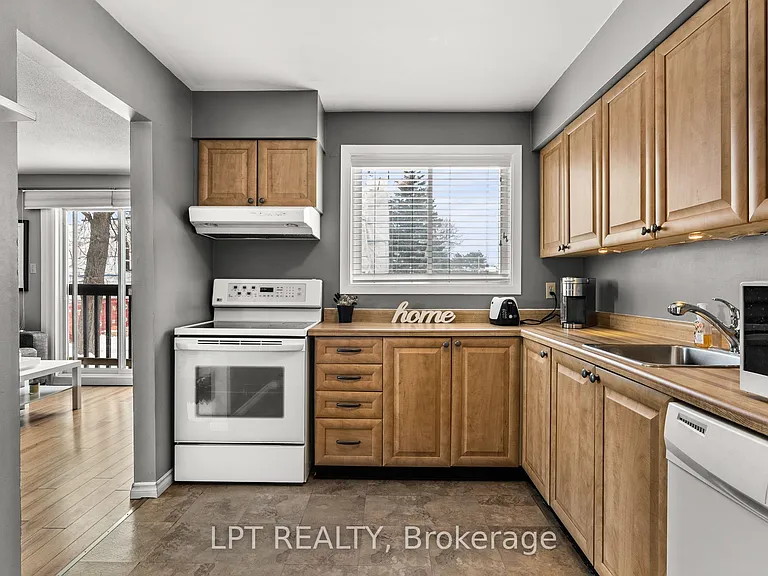 260 Fenerty Ct #4 — Photo 8