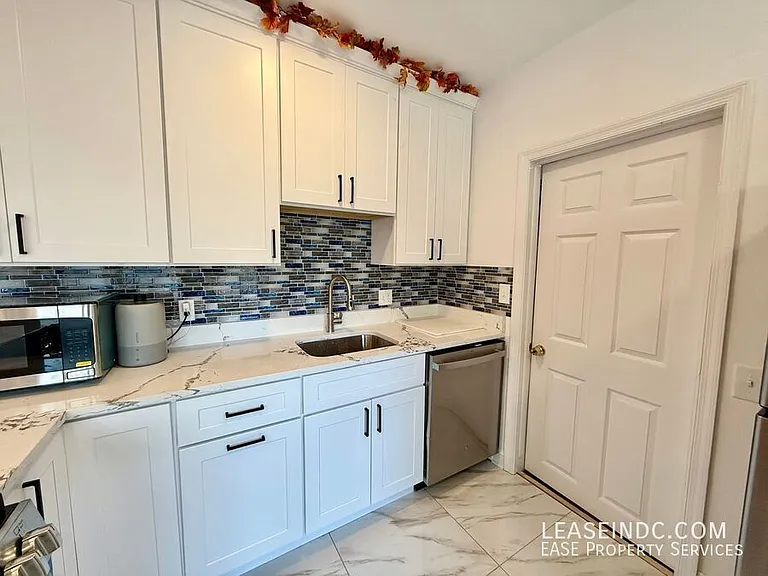 513 N St NW — Photo 13