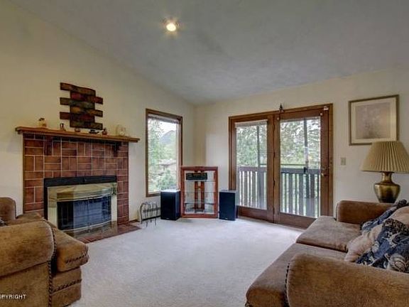 Living Room - larger unit