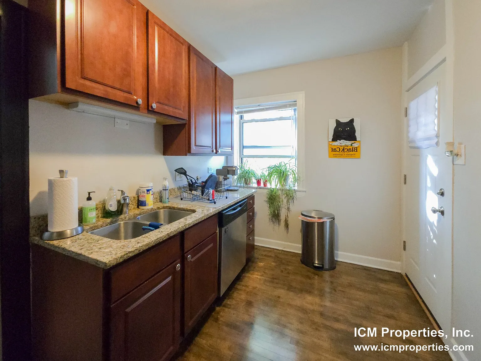 2 bed, $2,595 — Photo 2